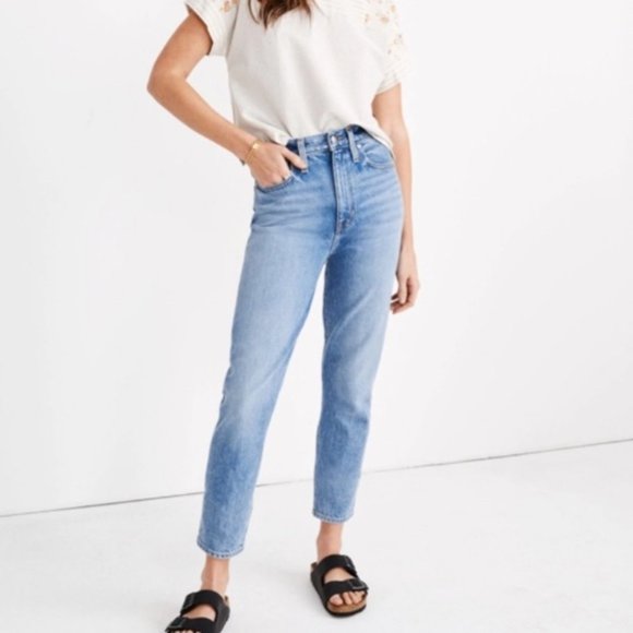 Madewell Denim - ❗️SOLD❗️Madewell Light Blue The Mom Jeans Size 27